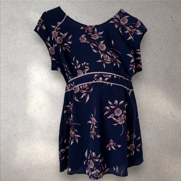 Motherhood Maternity Peplum Top - Picture 6 of 6